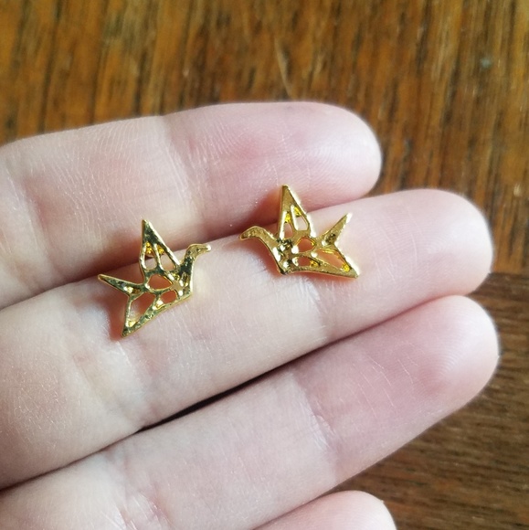 NWOT Gold Paper Crane Studs - Picture 7 of 9